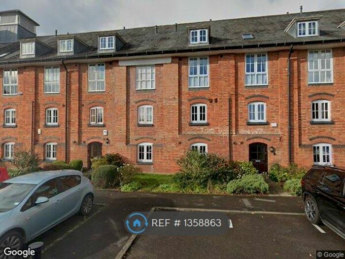 3 Bedroom Flat To Rent In Coopers Lane, Abingdon, OX14