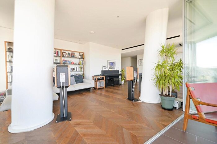3 Bedroom Apartment For Sale In Holmby House, Battersea Power Station, SW11