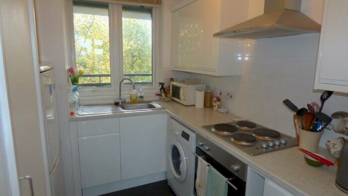 1 Bedroom Flat For Sale In Lockwood Square, London, SE16
