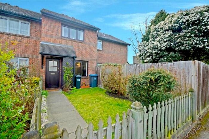 2 Bedroom Terraced House To Rent In Dickensons Lane, London, SE25