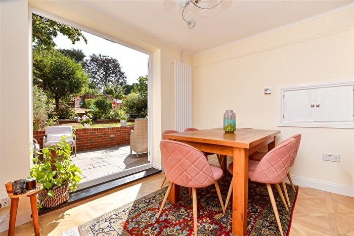 3 Bedroom Semi-Detached House For Sale In Oveton Way, Bookham, Leatherhead, Surrey, KT23