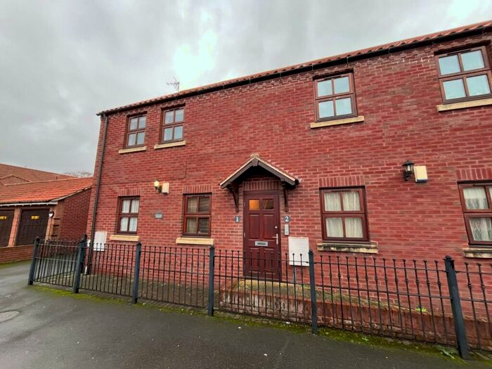 2 Bedroom Flat To Rent In Finkle Street, Cottingham, East Riding Of Yorkshi, HU16