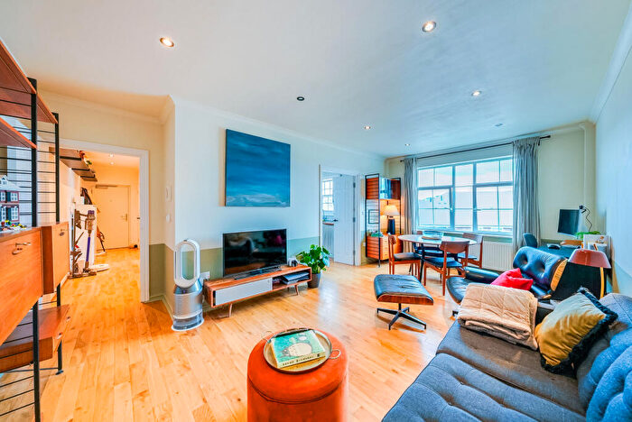 1 Bedroom Flat For Sale In Cornwallis Road, London, SE18