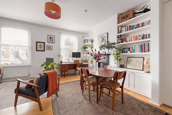 2 Bedroom Flat For Sale In Benthal Road, Hackney, N16