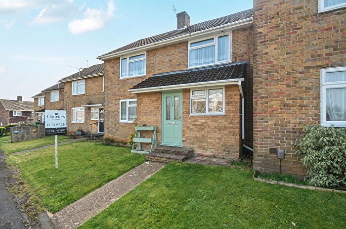 4 Bedroom Terraced House For Sale In Meggeson Avenue, Townhill Park, Southampton, Hampshire, SO18