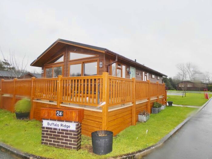 2 Bedroom Mobile/park Home For Sale In Buffalo Ridge, Lawnsdale Country Park, Lytham Road, Lytham St. Annes, FY8