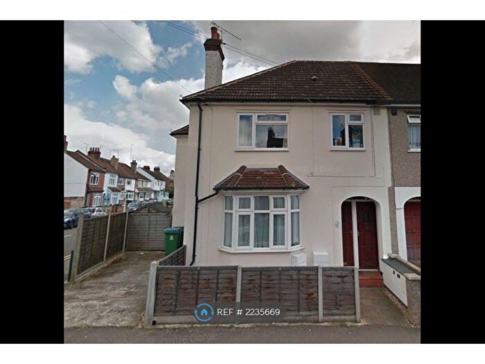 2 Bedroom Maisonette To Rent In Sandringham Road, Watford, WD24