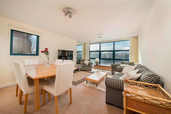 2 Bedroom Flat To Rent In Mariners Wharf, East Quayside, Newcastle Upon Tyne, Tyne &amp; Wear, NE1