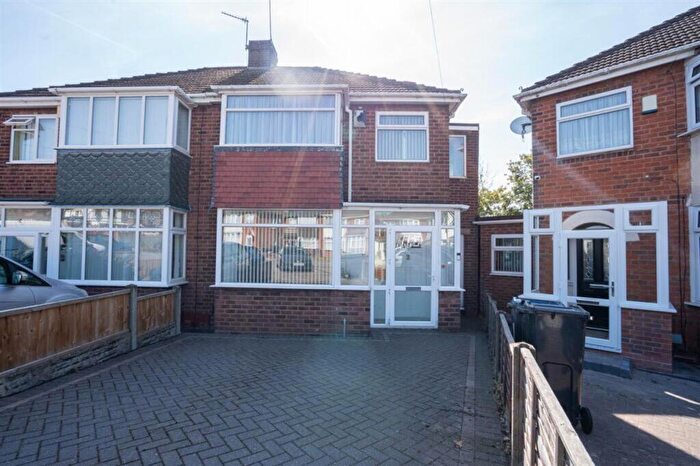 3 Bedroom Semi Detached House For Sale In Measham Grove, Birmingham, B26
