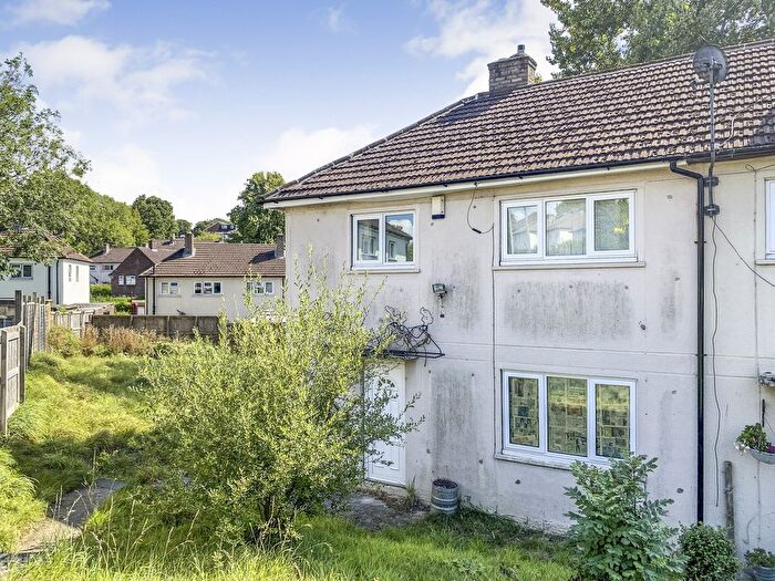 3 Bedroom Terraced House For Sale In Monkswood Bank, Leeds, LS14