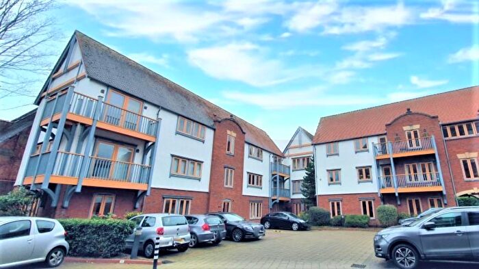 2 Bedroom Apartment To Rent In Foregate Street, Chester, CH1
