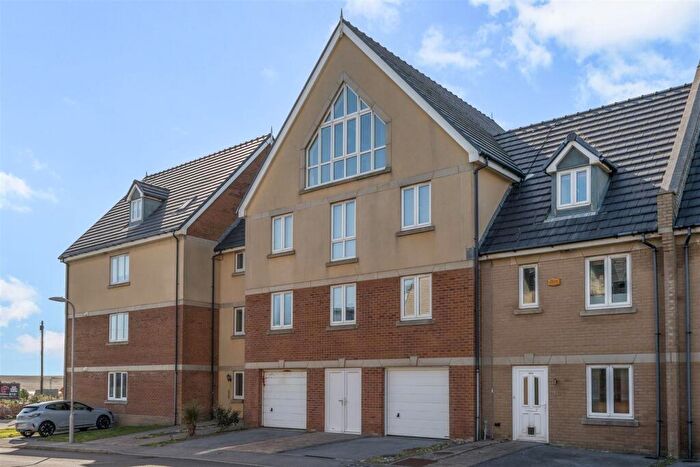 2 Bedroom Apartment For Sale In Passage Close, Weymouth, DT4