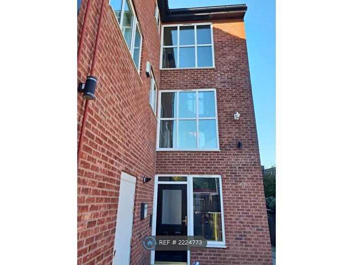 2 Bedroom Flat To Rent In Atlas Court, Brinsworth, Rotherham, S60