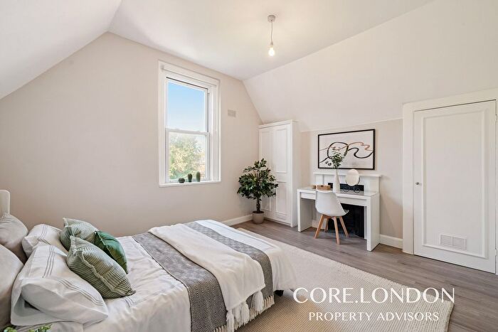 1 Bedroom Flat For Sale In Grange Park, London, W5