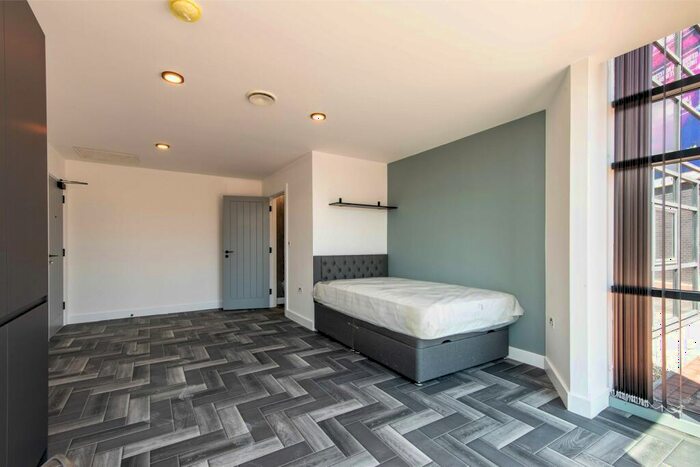 6 Bedroom Apartment To Rent In Bed, Graduation House, NG9