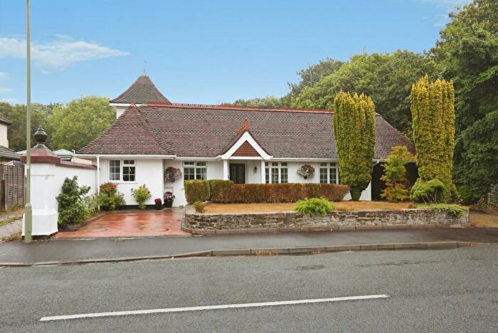5 Bedroom Detached House For Sale In Heath Road, Locks Heath, Southampton, Hampshire, SO31
