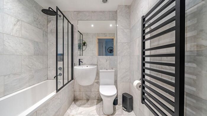 1 Bedroom Flat For Sale In Candle St, London, E1