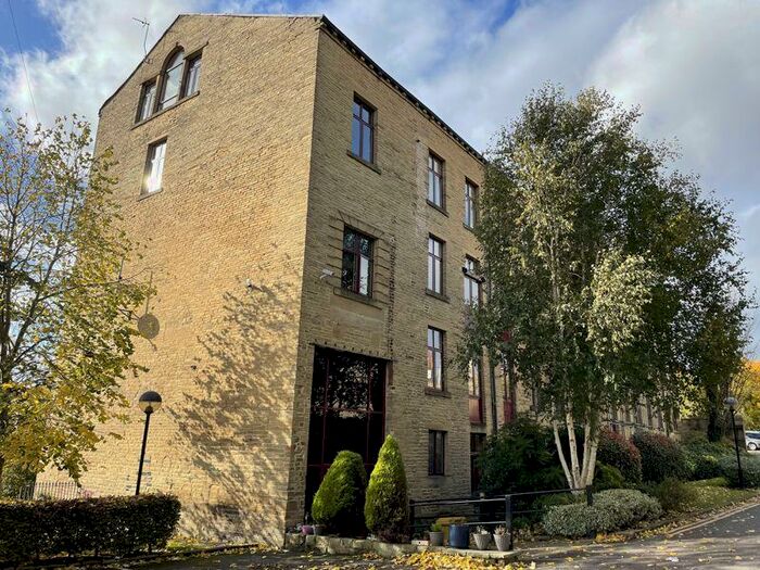 2 Bedroom Flat To Rent In Garden Mill, Garden Street North, Halifax, HX3