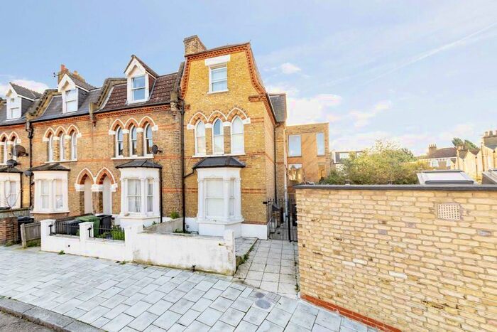 2 Bedroom Flat To Rent In Ducie Street, London, SW4