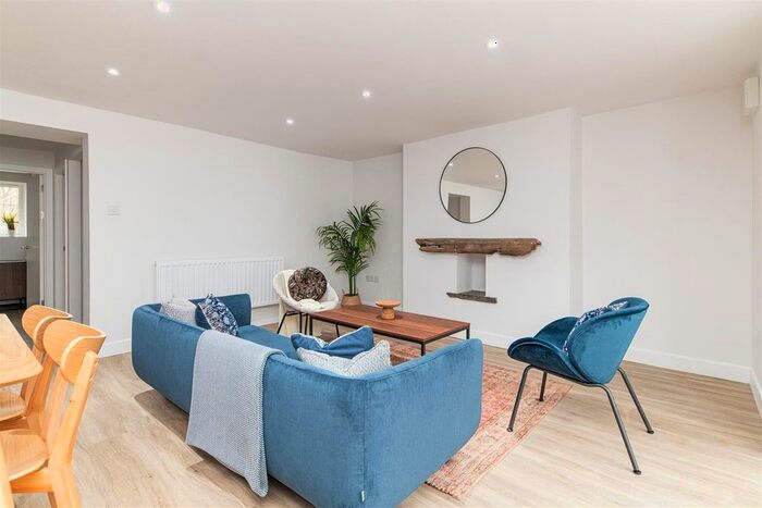 2 Bedroom Flat To Rent In Akenside Terrace, Jesmond, Newcastle Upon Tyne, NE2