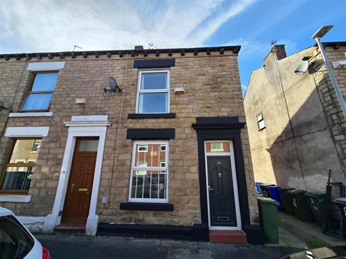 3 Bedroom End Of Terrace House To Rent In Warrington Street, Stalybridge, SK15