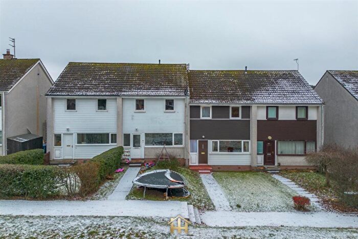 3 Bedroom Terraced House For Sale In Graham Court, Dundee, DD4