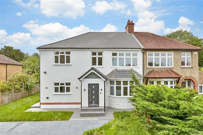 6 Bedroom Semi-Detached House For Sale In Cobham Road, Leatherhead, Surrey, KT22