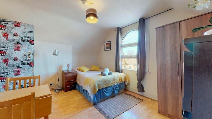 Studio To Rent In St. Pauls Avenue, NW2