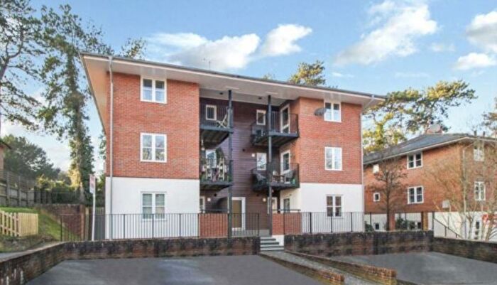 2 Bedroom Flat To Rent In Grange Close, Winchester, SO23
