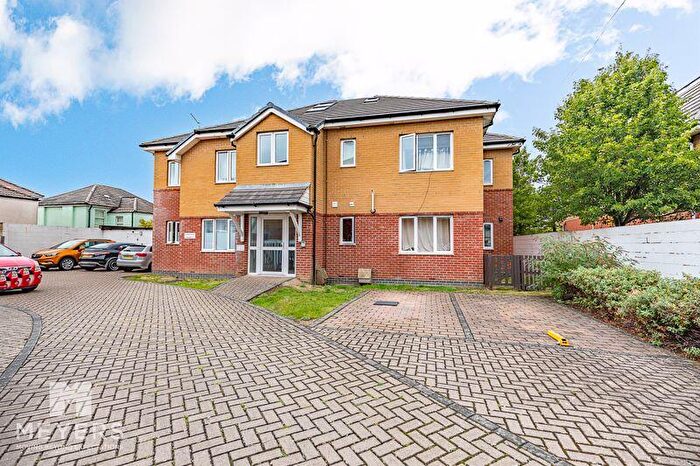 1 Bedroom Flat For Sale In Avon Close, Bournemouth, BH8
