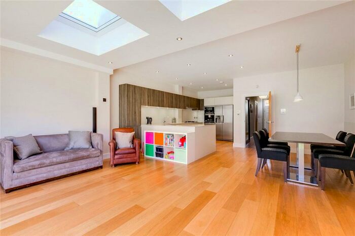 4 Bedroom Terraced House To Rent In Heidegger Crescent, London, SW13