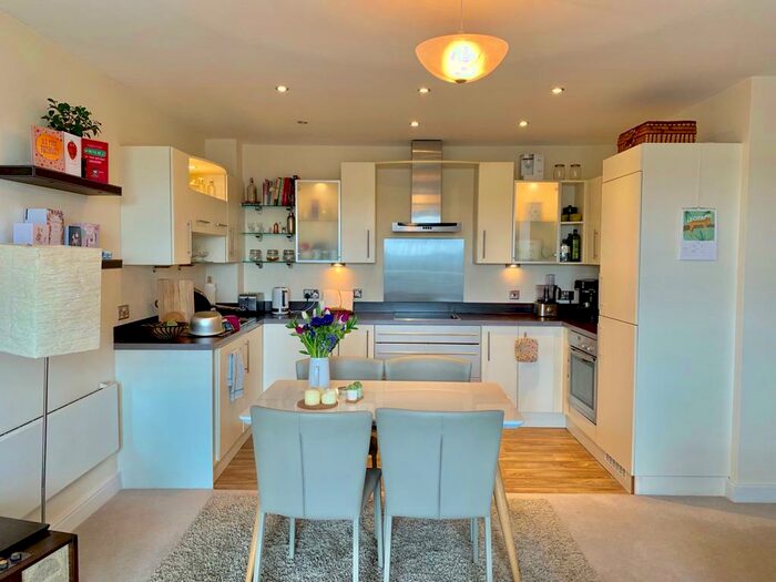 2 Bedroom Apartment To Rent In Admiral House, Castle Quay Close, Nottingham, NG7