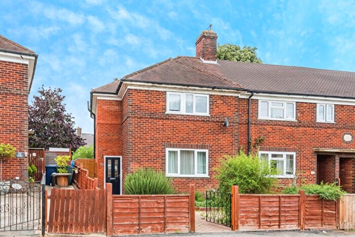4 Bedroom End Of Terrace House For Sale In Spencer Crescent, Oxford, OX4
