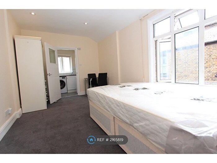 Studio To Rent In Haverstock Hill, London, NW3