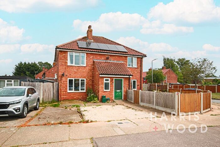 2 Bedroom Apartment For Sale In Walnut Tree Way, Colchester, Essex, CO2