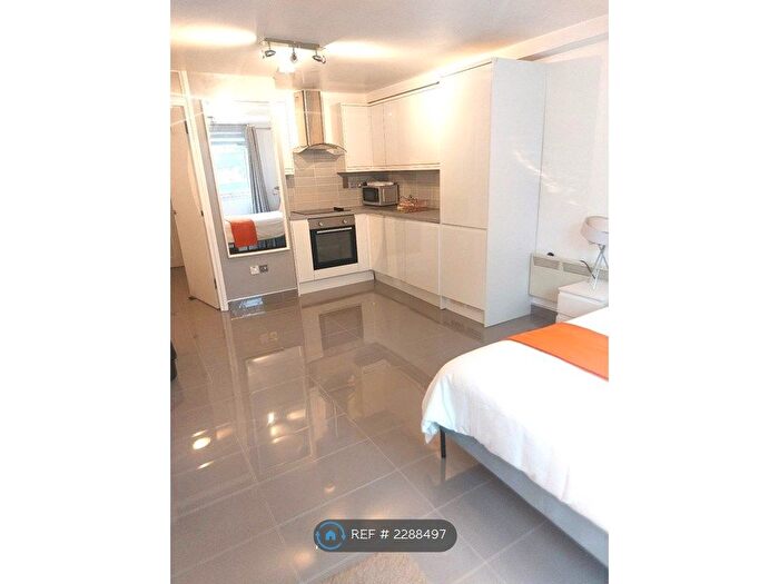 Studio To Rent In Dorchester House, London, W11