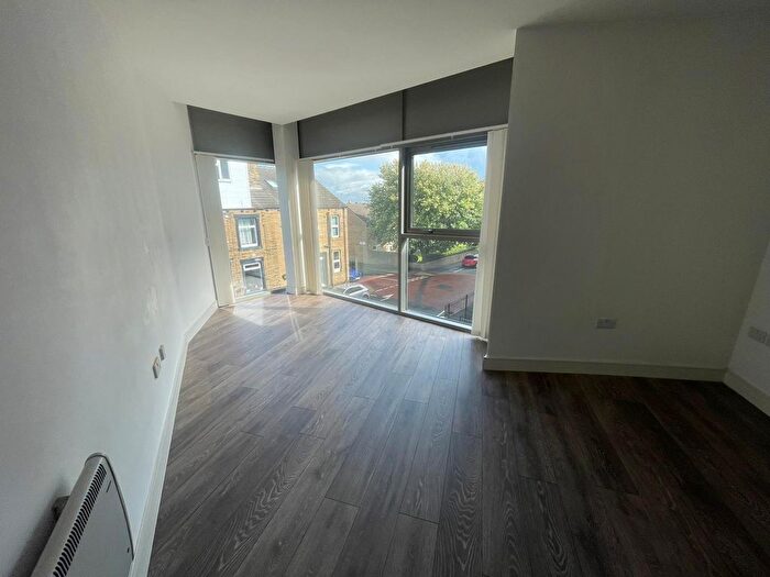 2 Bedroom Flat To Rent In Melbourne Street, Leeds, LS27