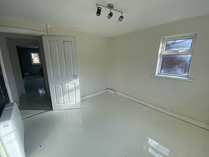 2 Bedroom Flat For Sale In Flat The Close, Hampstead Norreys, Thatcham, Berkshire, RG18