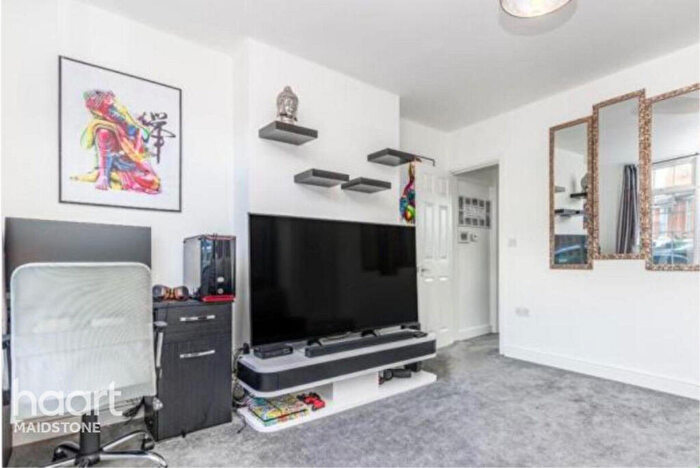 2 Bedroom Terraced House To Rent In Tonbridge Road, Maidstone, ME16