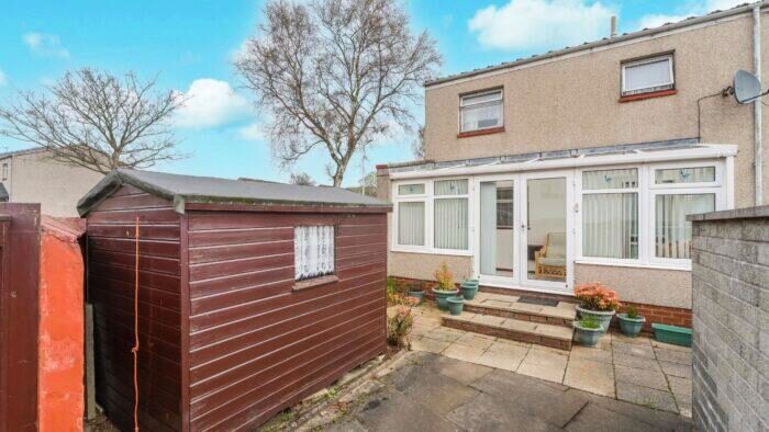 3 Bedroom End Of Terrace House For Sale In Carlyle Lane, Dunfermline, KY12
