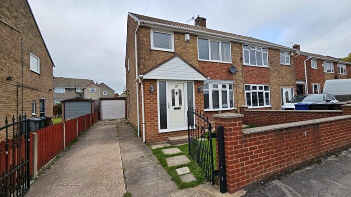 3 Bedroom Semi-Detached House To Rent In Warwick Road, Monk Bretton, S71