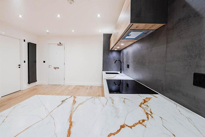 2 Bedroom Flat For Sale In Ellesmere Street, Manchester, M15