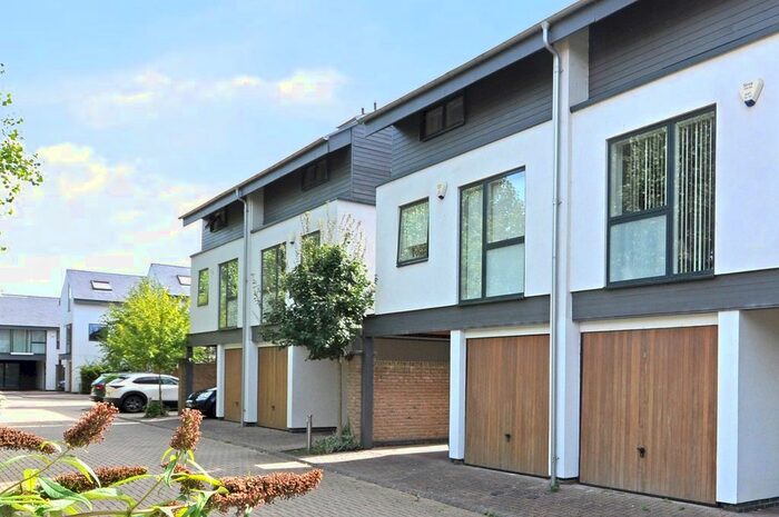 4 Bedroom Semi-Detached House To Rent In Kings Hollow, Charlton Kings, Cheltenham, GL53