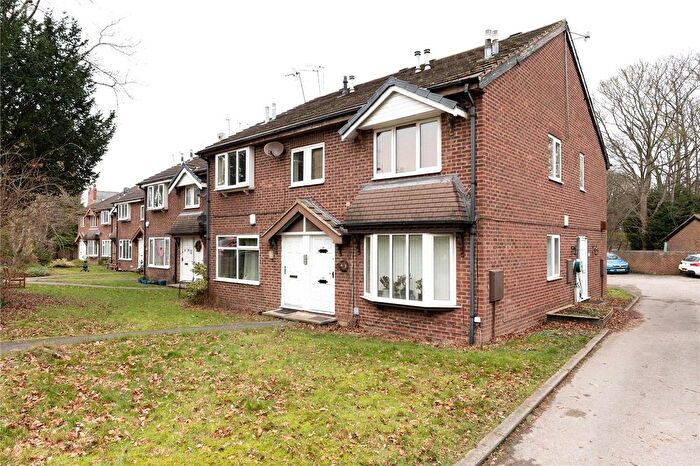 2 Bedroom Flat To Rent In Wycliffe Drive, Leeds, West Yorkshire, LS17