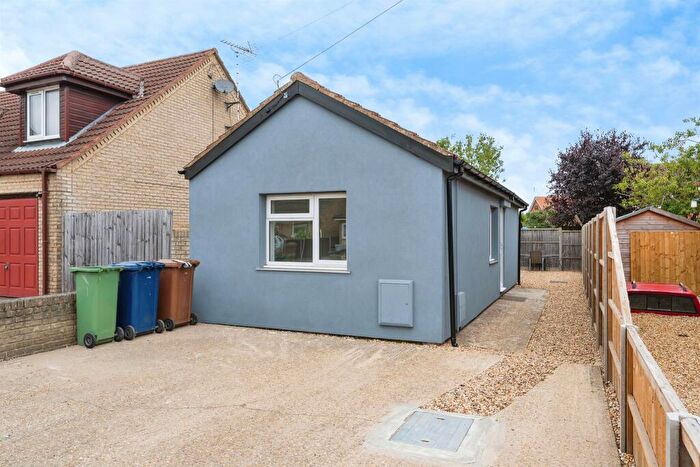 2 Bedroom Detached Bungalow For Sale In Burrowmoor Road, March, PE15