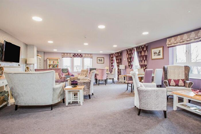 1 Bedroom Apartment For Sale In Hepworth Court, Parsonage Lane, Brighouse, HD6