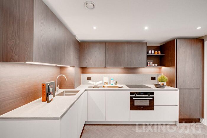 3 Bedroom Flat For Sale In Queen's Cross, Custom House, E16