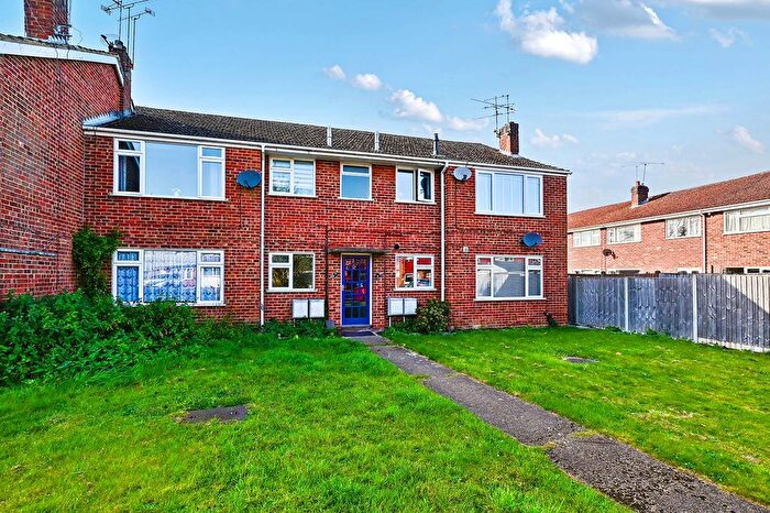 2 Bedroom Flat For Sale In Russell Court, Blackwater, Camberley, GU17