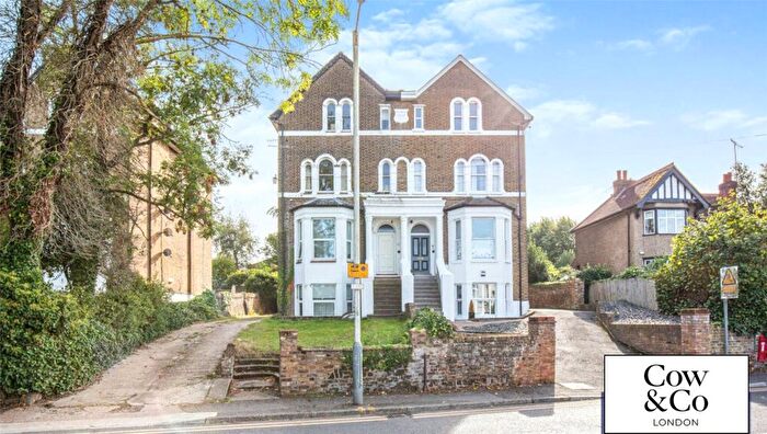 2 Bedroom Maisonette For Sale In Harefield Road, Uxbridge, UB8