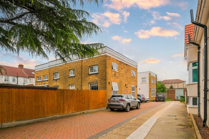 Studio To Rent In Glebelands Court, Glebelands Avenue, South Woodford, E18